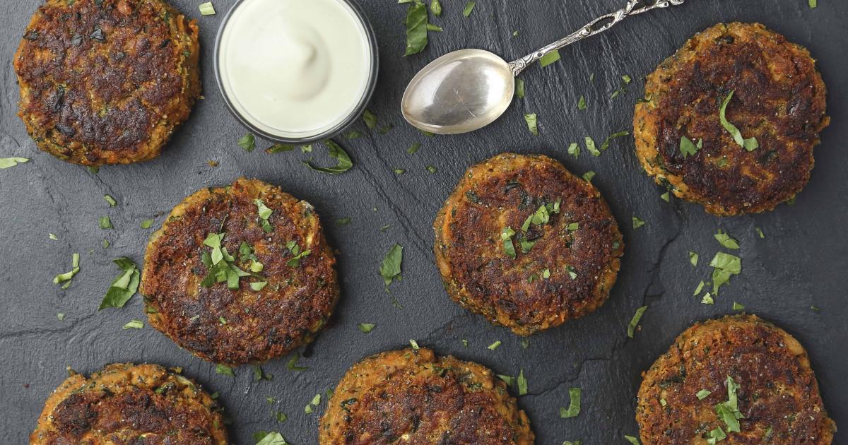 vegan gluten-free burgers by gala's organic kitchen advertising a free cooking class Saturday 23 January 2021